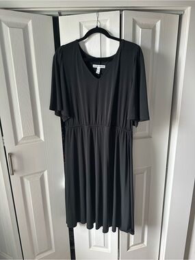 Everyday Black V-Neck Midi Dress with Flutter Sleeves